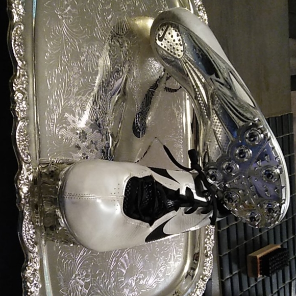 Nike Cleats - Picture 1 of 3